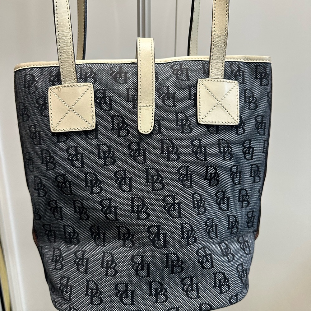 Dooney & Bourke Black and Cream Logo Tote - Picture 5 of 9